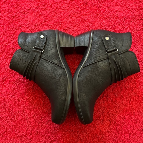 Ankle boots - Picture 8 of 9